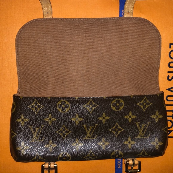 💥SOLD💥 Louis Vuitton Belt Pochette - Picture 3 of 12